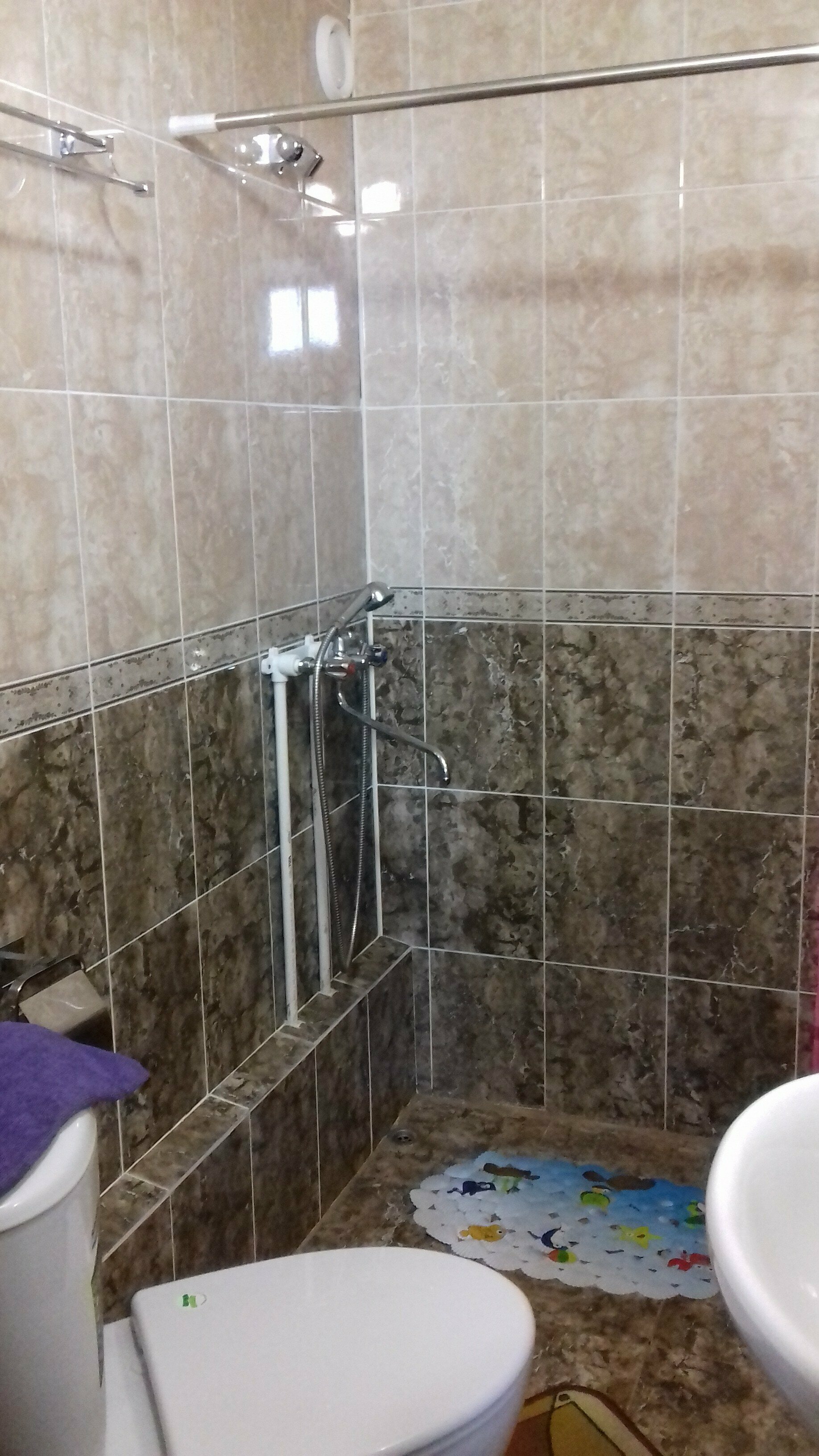 Семейный номер с видом на озеро