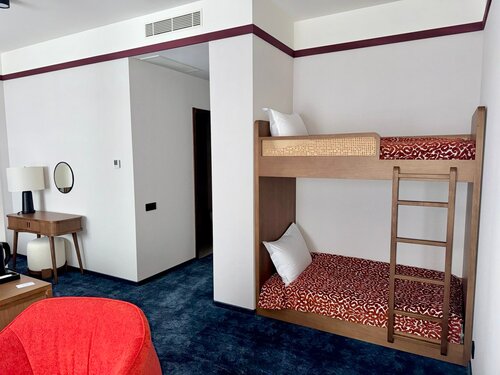 Джуниор Семейный