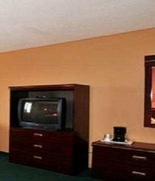 Queen Room - Non-Smoking