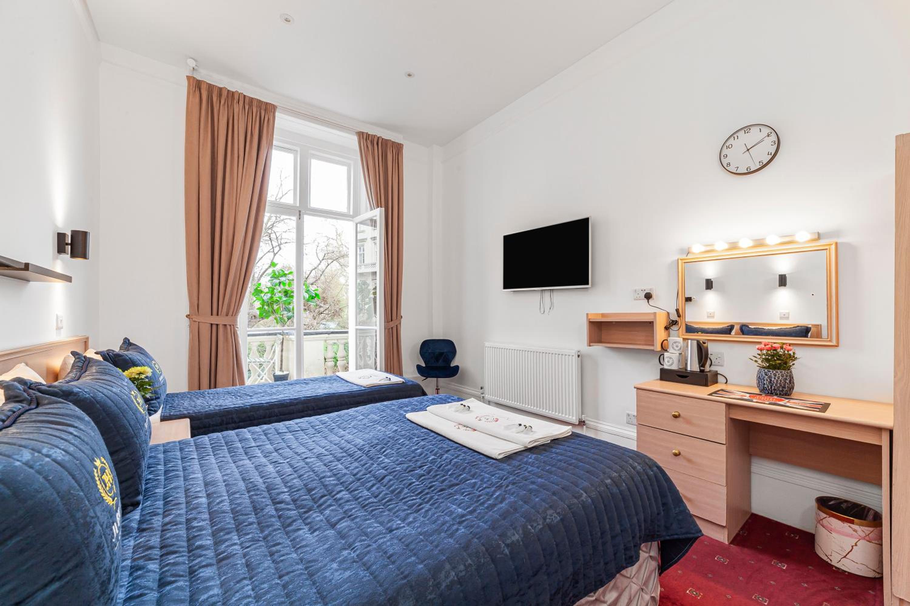 Triple Room with Balcony