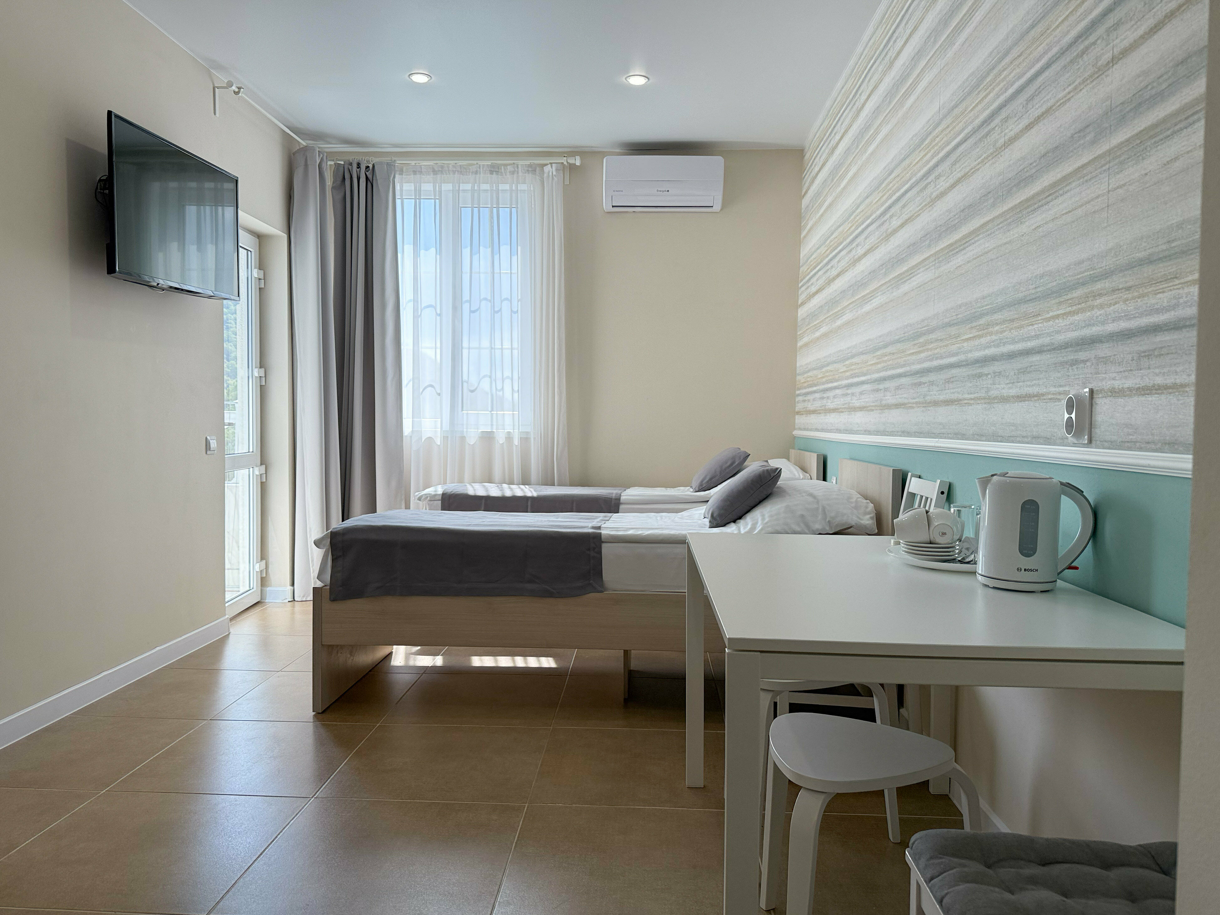 Семейный номер с видом на горы