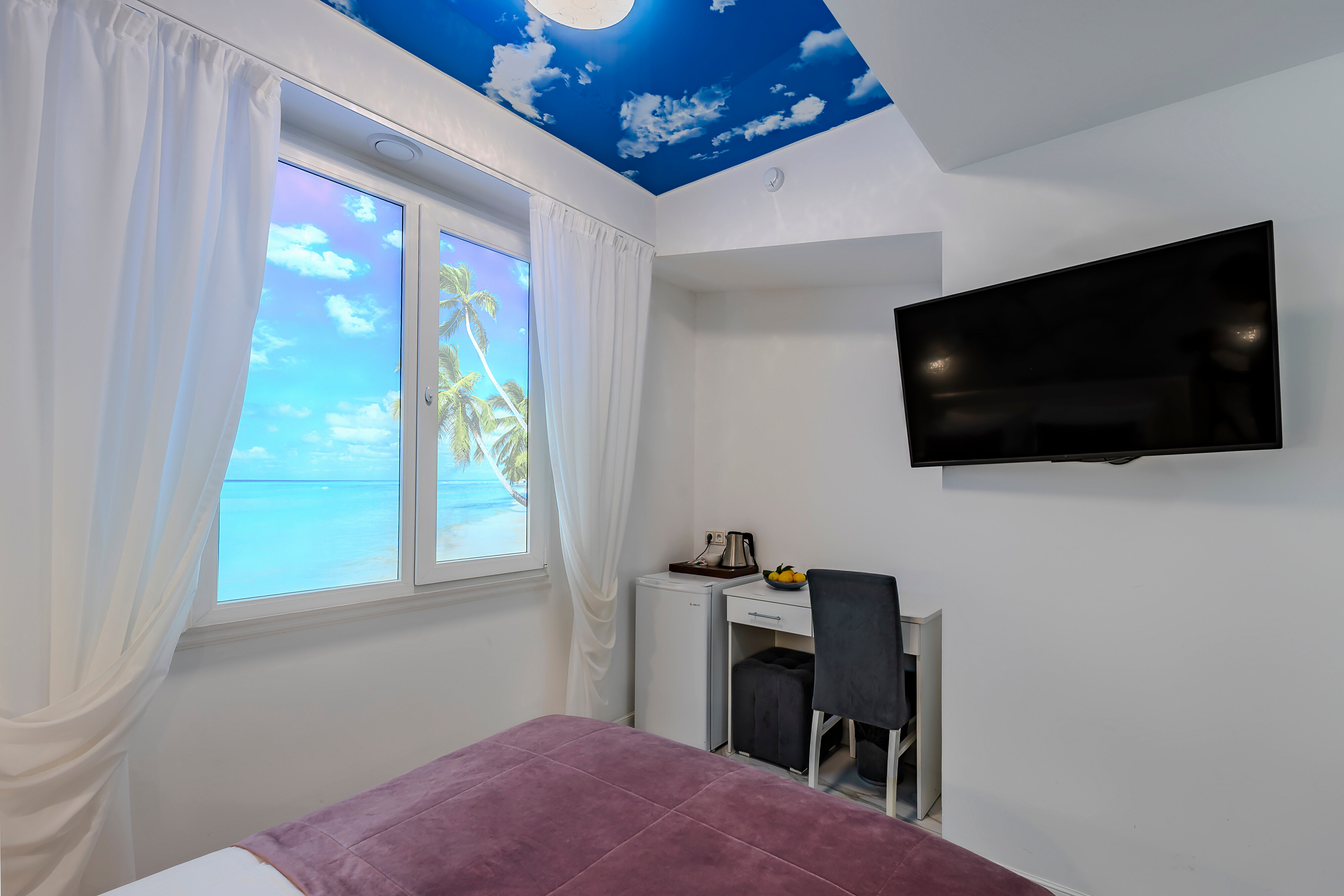 Двухместный номер эконом с имитацией окна