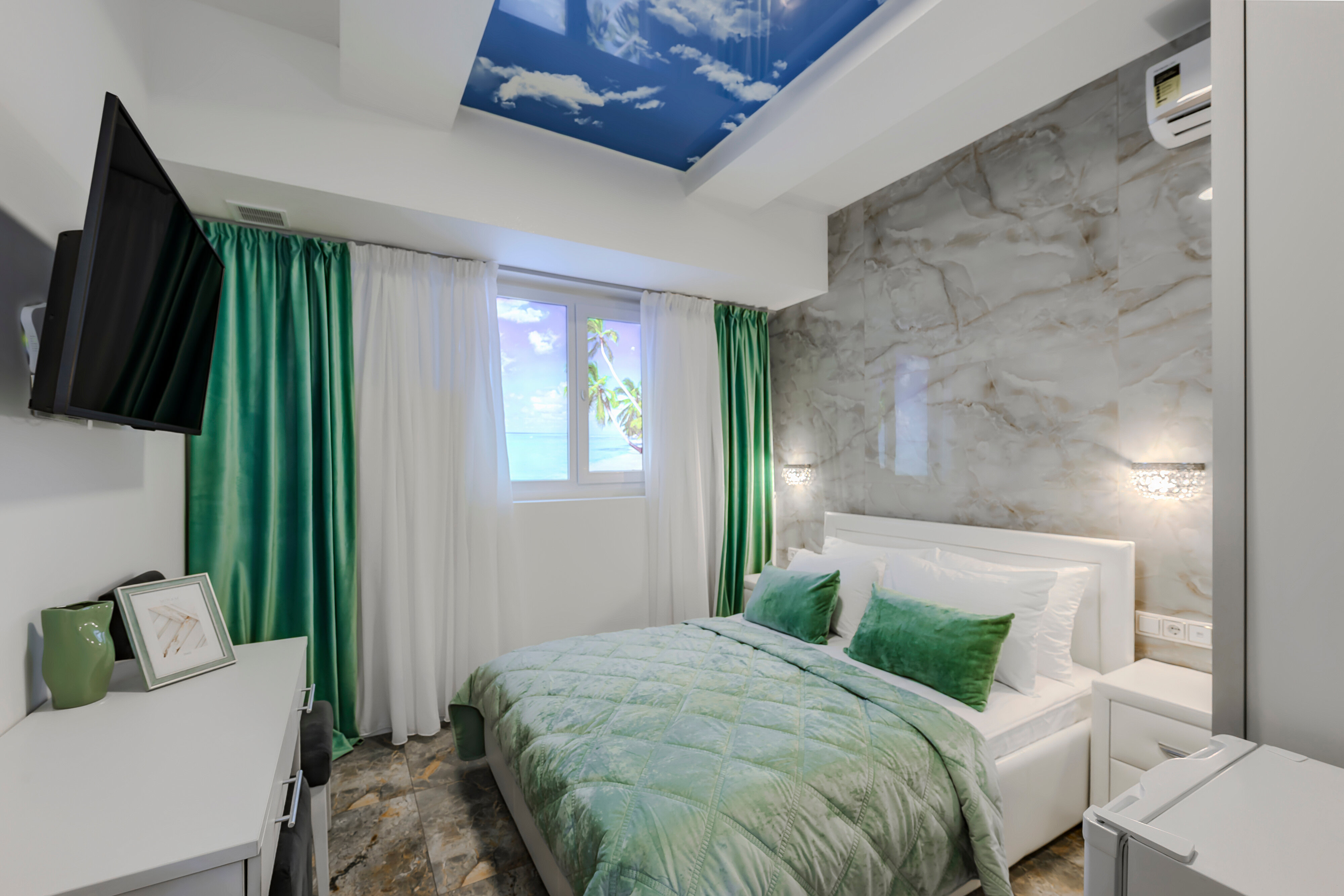 Эконом улучшенный с имитацией окна