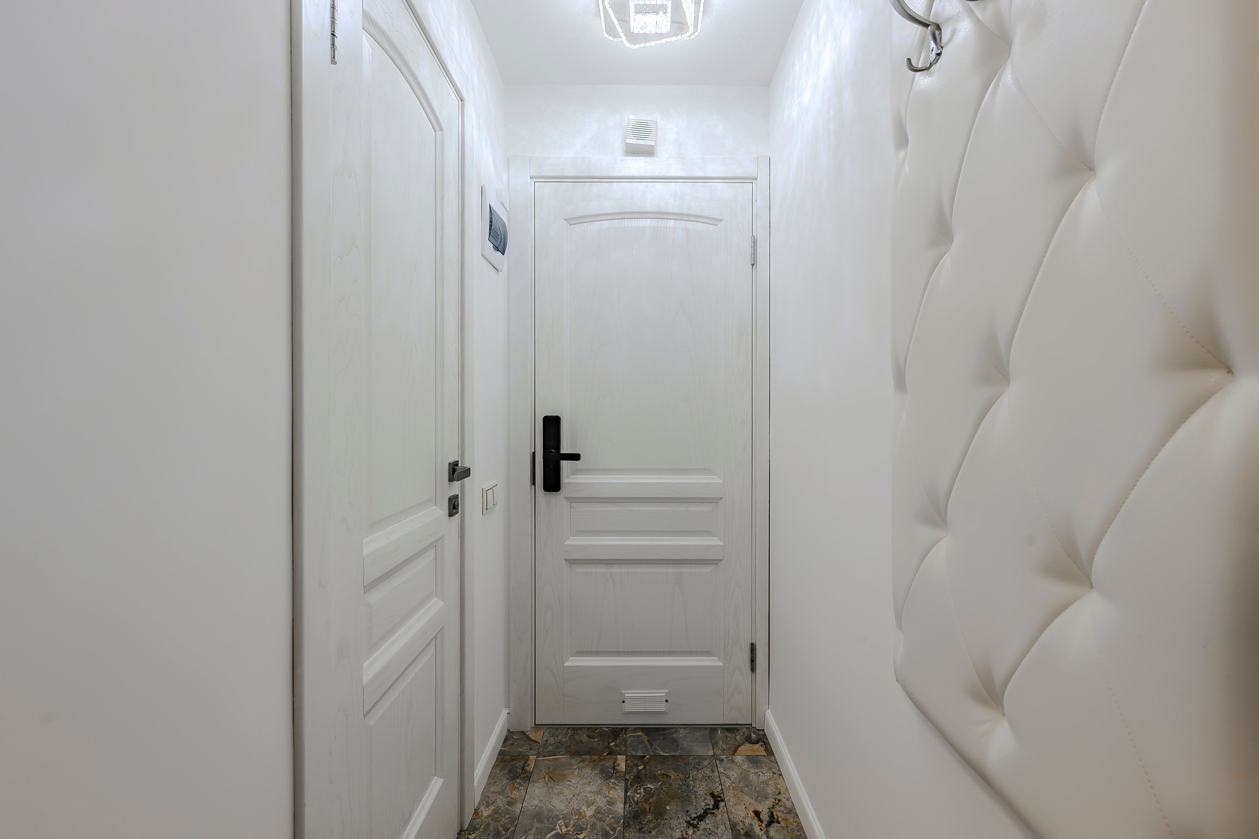 Эконом улучшенный с имитацией окна