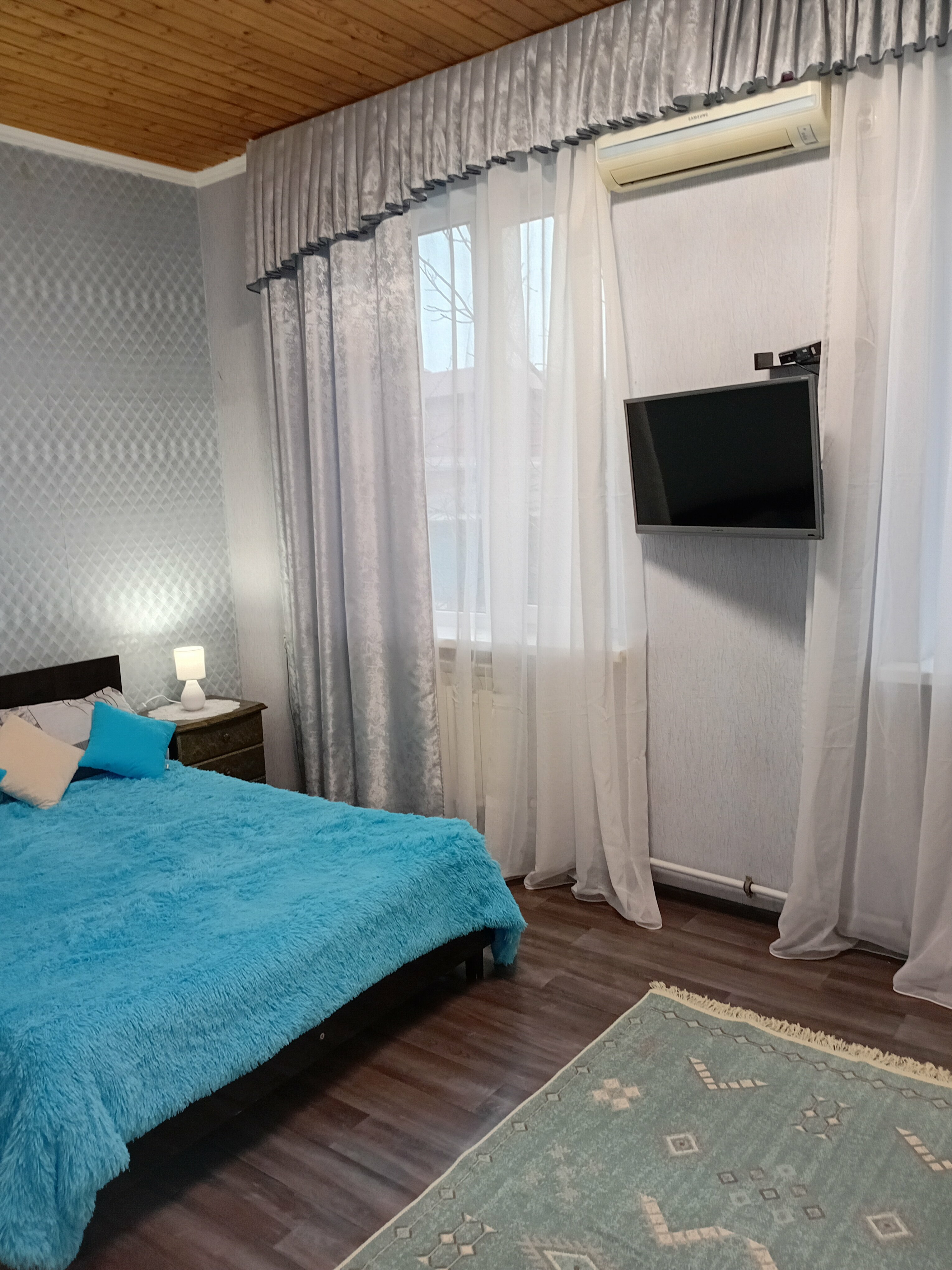 Четырехместный номер с видом на горы