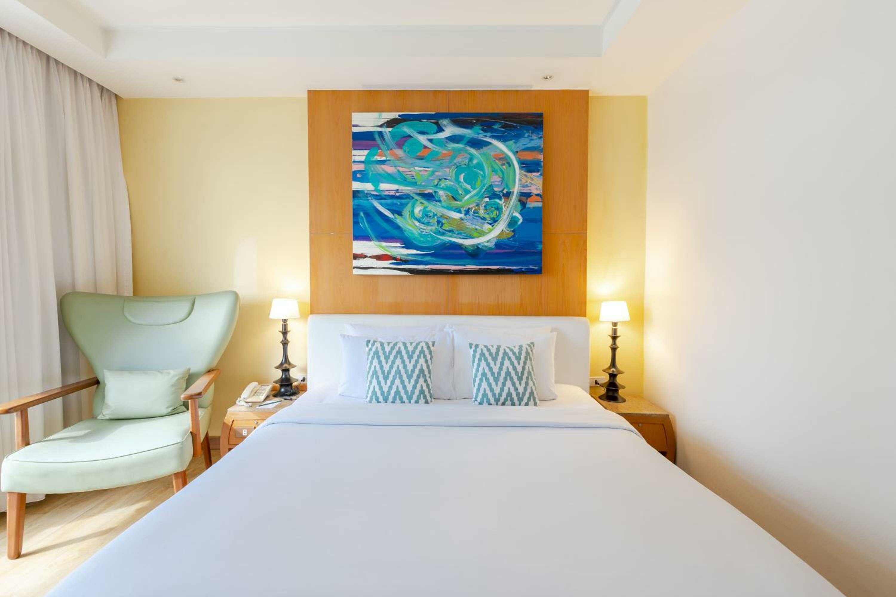 Pinnacle Room - King