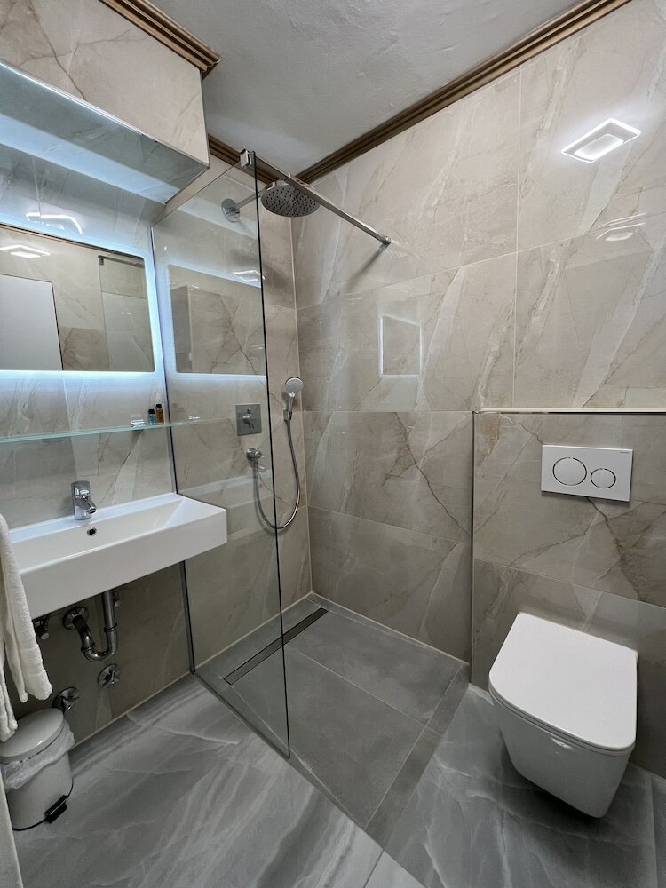 Classic Double or Twin Room, Non Smoking