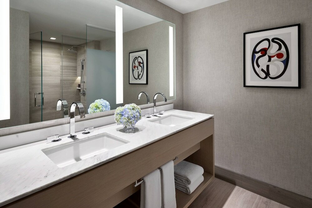 Club Room, 2 Double Beds, City View