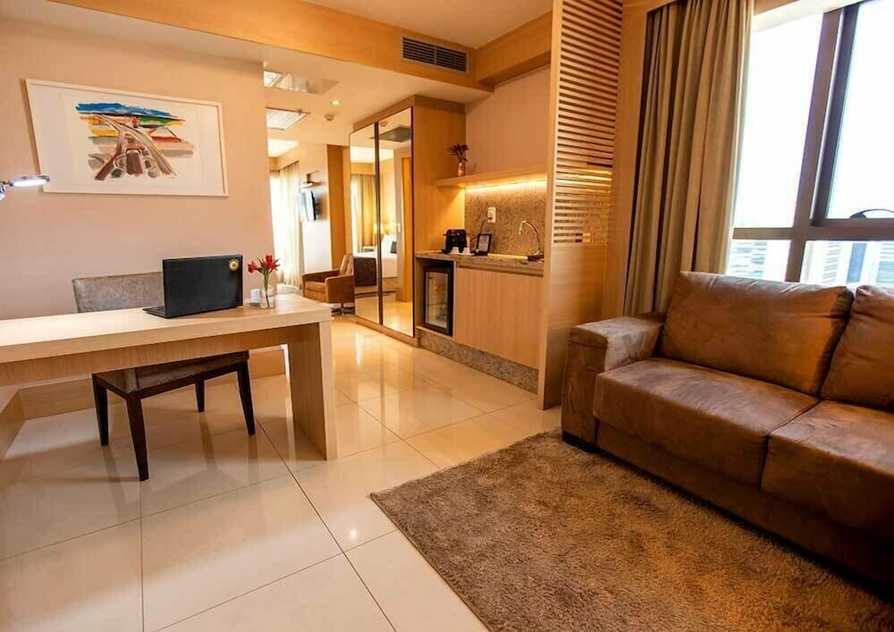 Deluxe Studio Suite, 1 Queen Bed, Ensuite