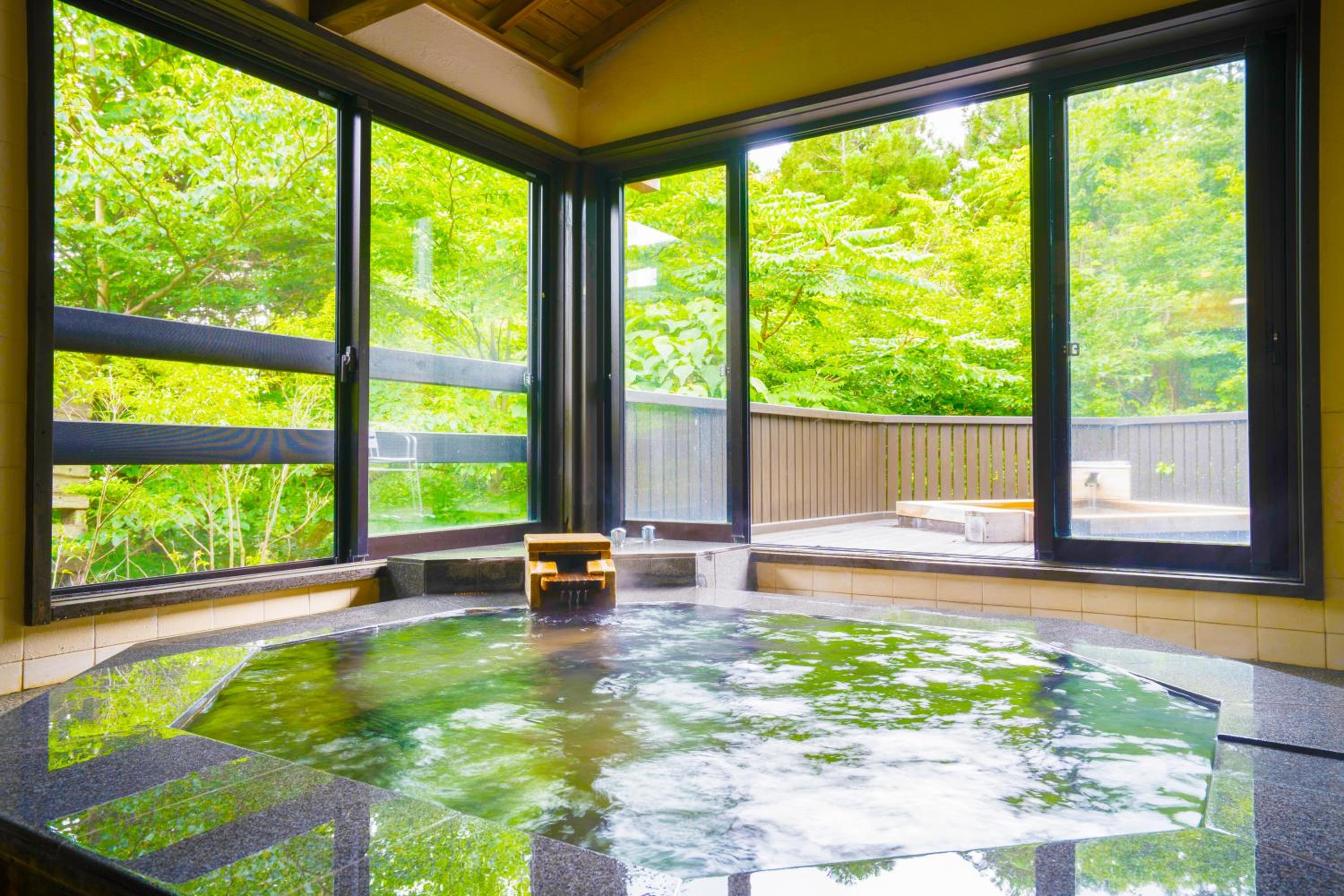 Cottage with Open-Air Bath