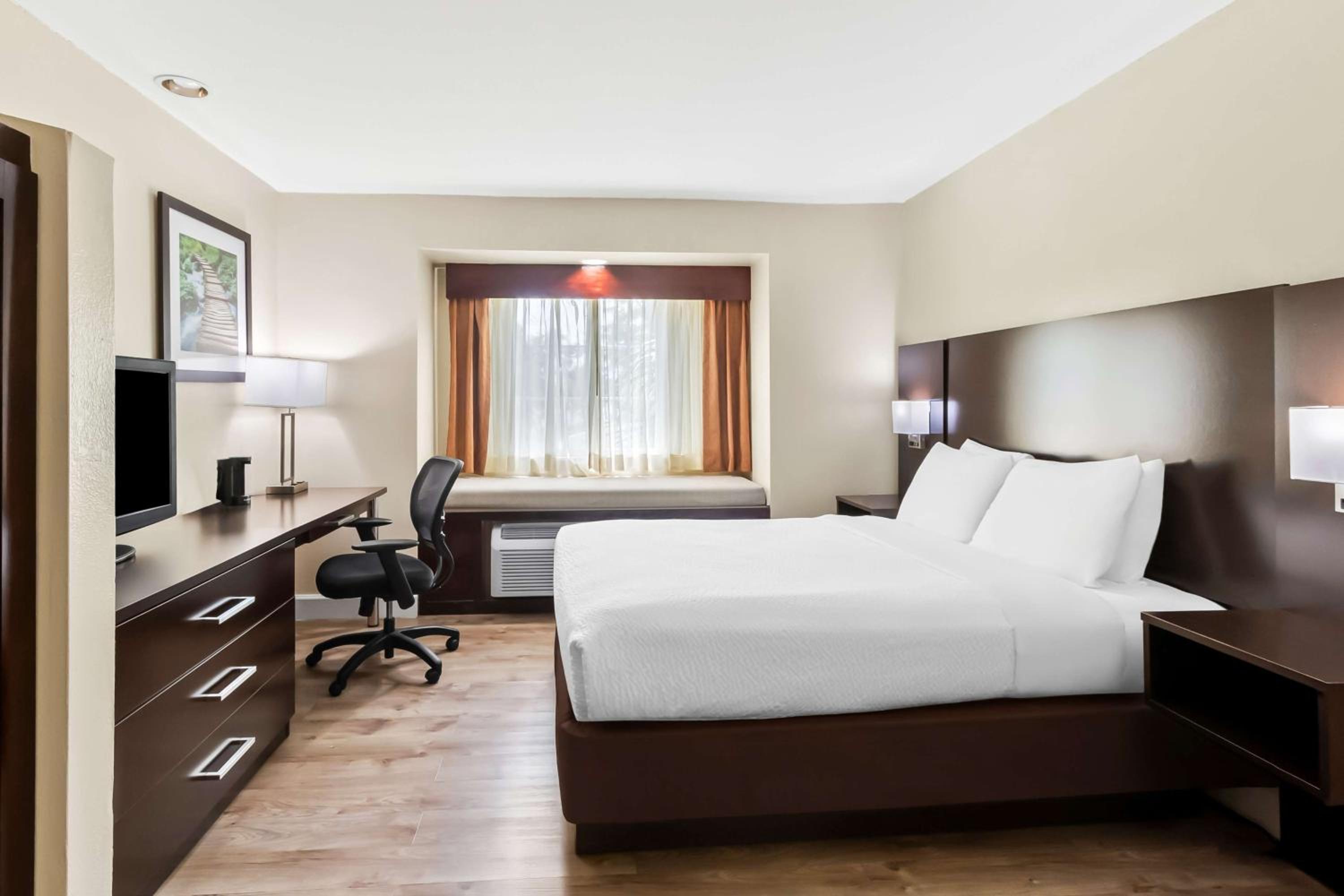 Queen Room - Non Smoking