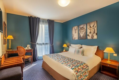 Стандартный двухместный номер с 1 двуспальной кроватью (Affaires) в Amiral Hôtel