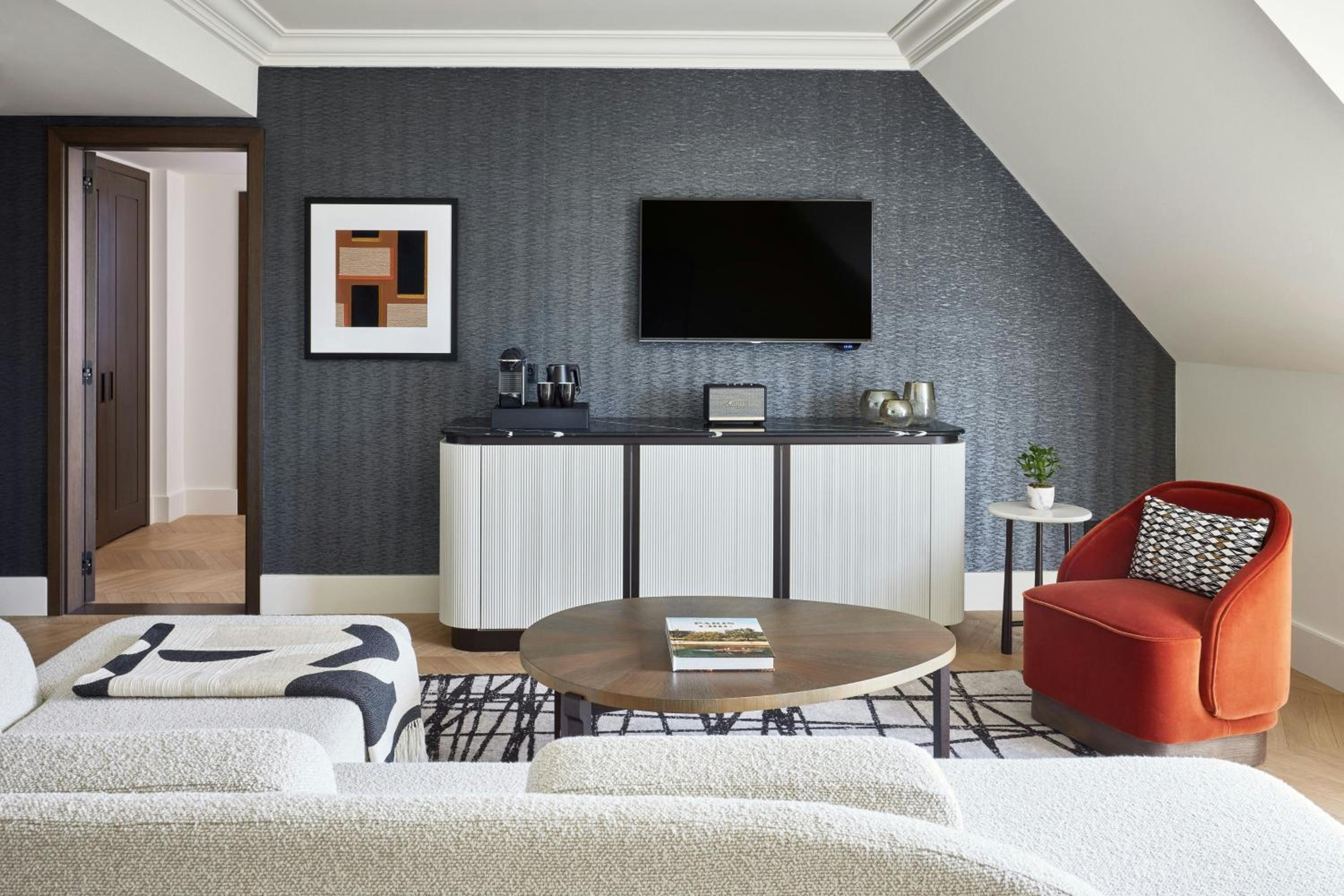 Champs Elysées Signature Suite