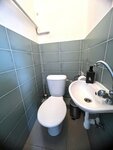 Общее спальное помещение базового типа, общий смешанный номер, кухня, вид на внутренний двор (102) в Travel & Joy backpackers