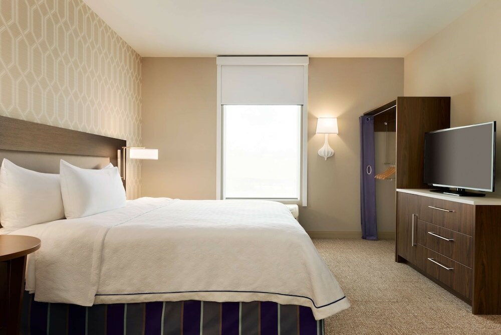 Studio, 1 King Bed, Non Smoking (Hearing)