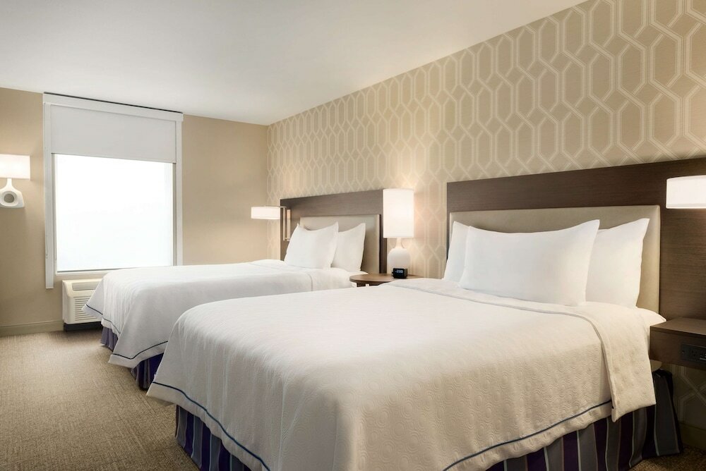 Studio, 2 Queen Beds, Bathtub