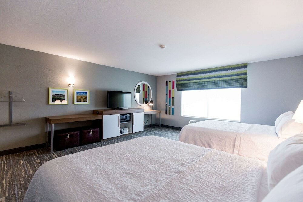 Room, 2 Queen Beds, Accessible, Bathtub