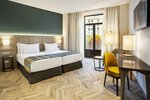 Deluxe Double Room в Eurostars Puerta Real Hotel