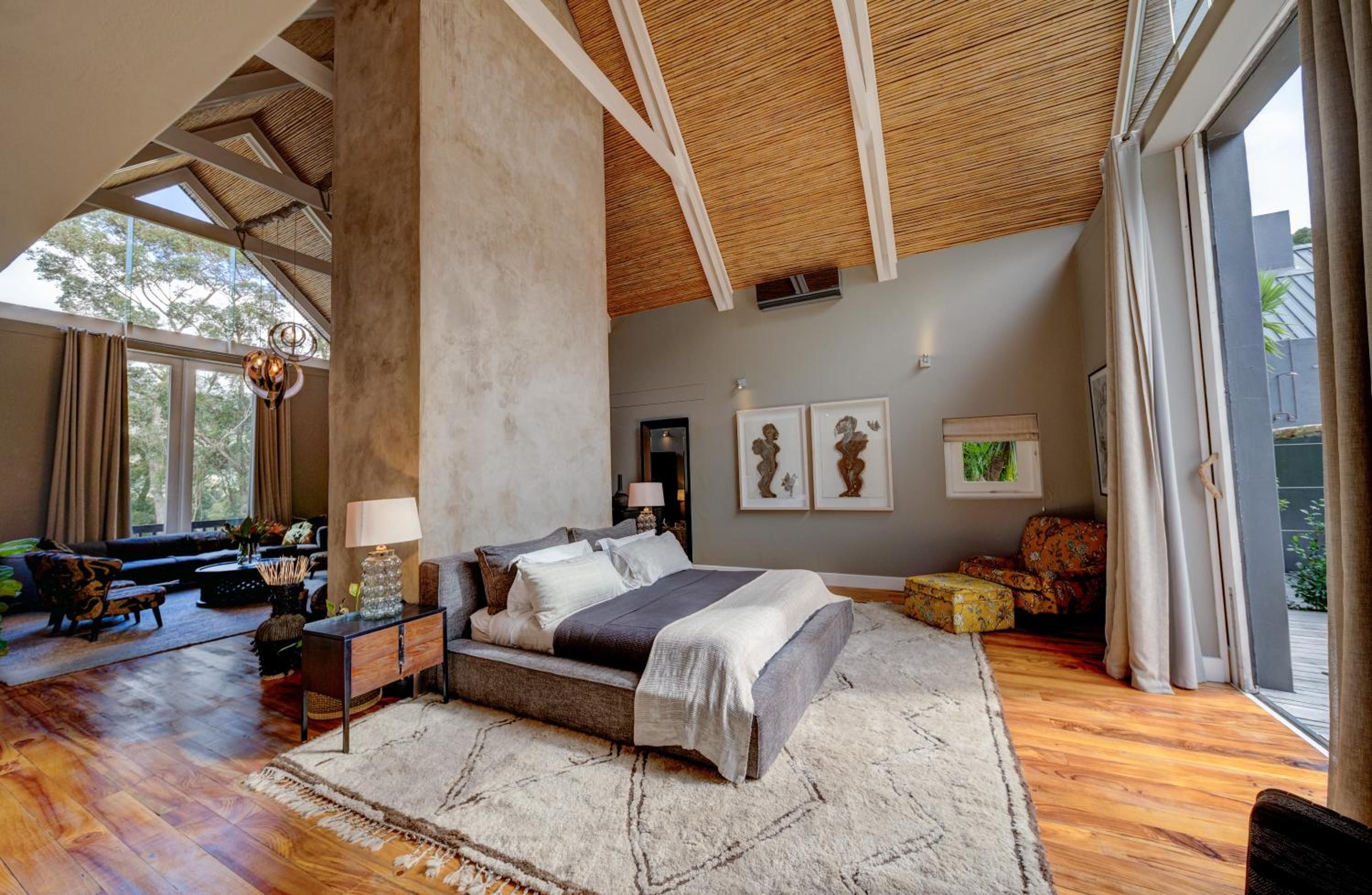 Maison Noir Grandmaster Suite