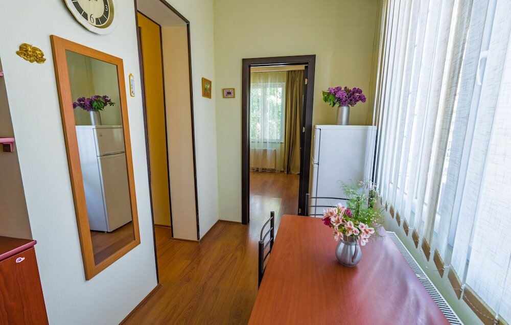 Family Room, 2 Bedrooms