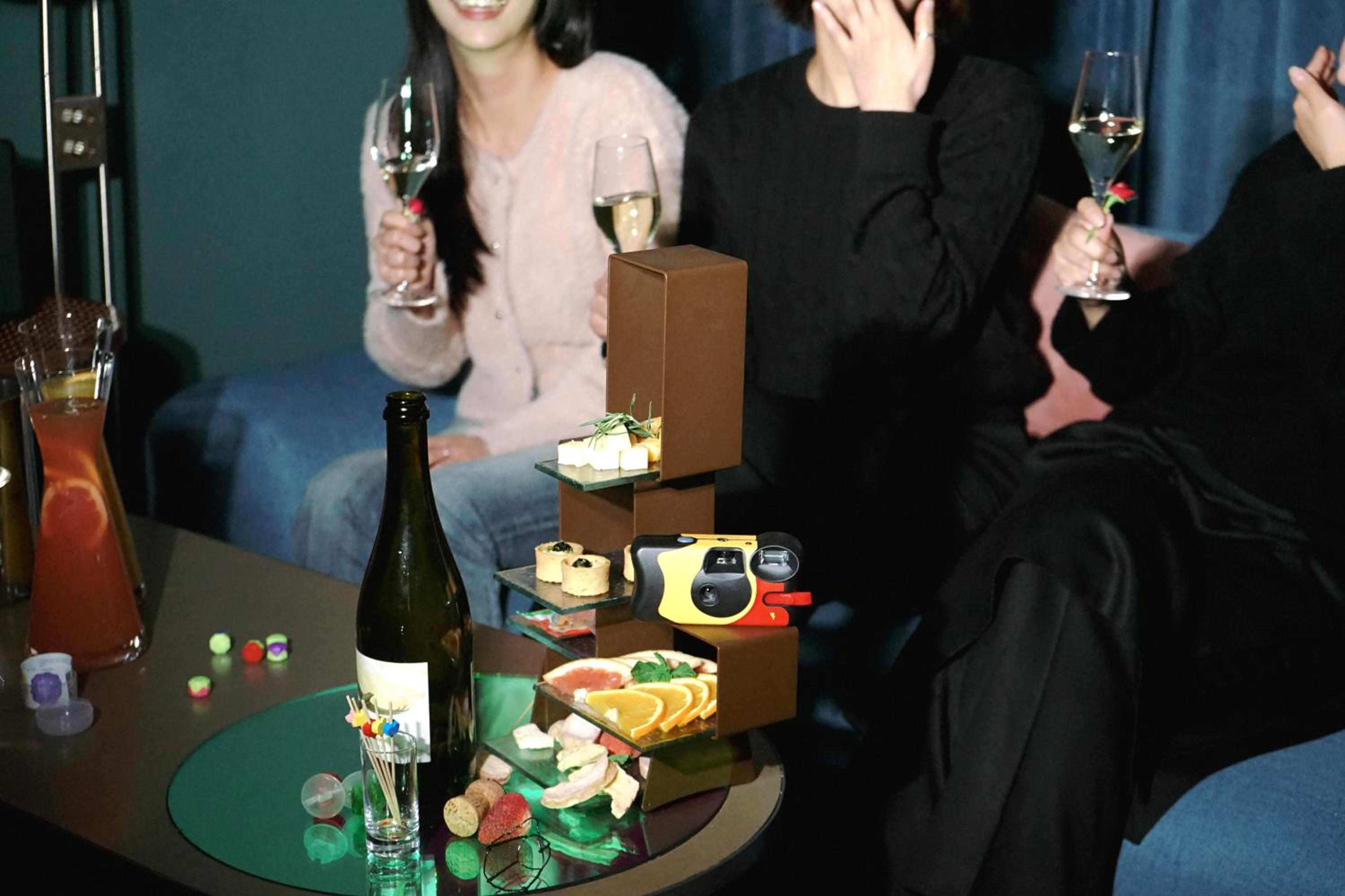 [GIRLS NIGHT] Creator King Room with DIY Cocktail Kit per night, Disposal Camera 1ea per stay