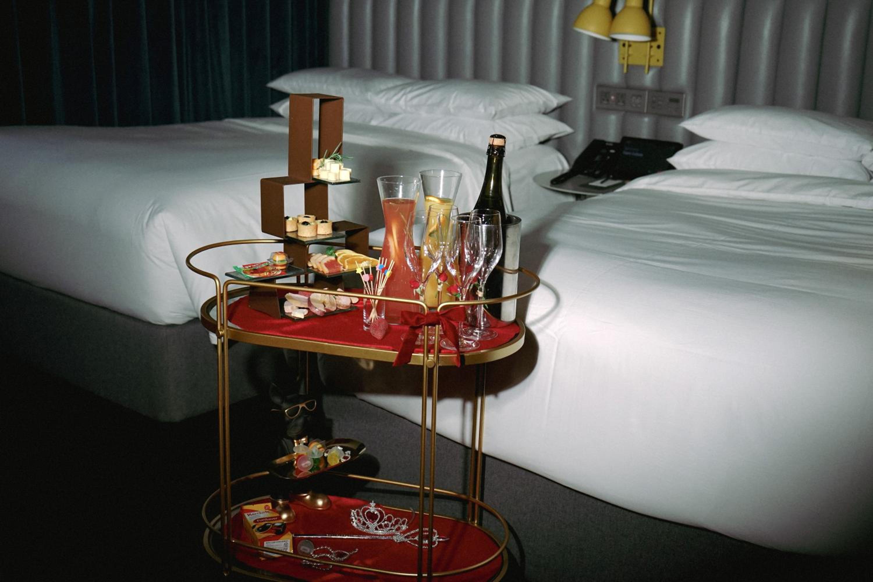 [GIRLS NIGHT] Creator King Room with DIY Cocktail Kit per night, Disposal Camera 1ea per stay