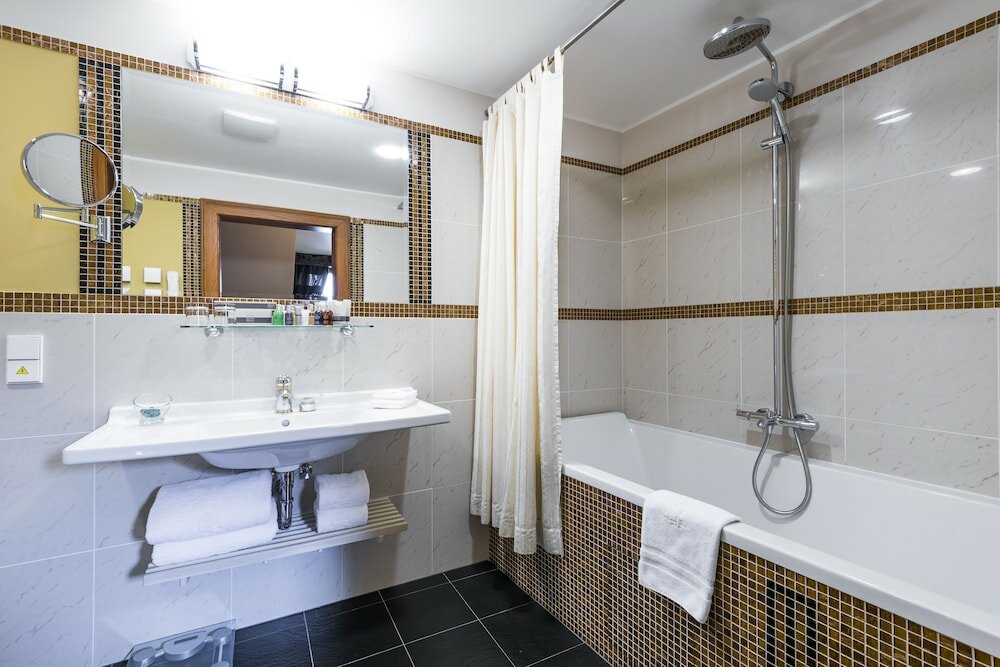 Grand Double or Twin Room (Deluxe)