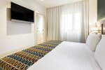 Economy Double Room Single Use в Eurostars Puerta Real Hotel
