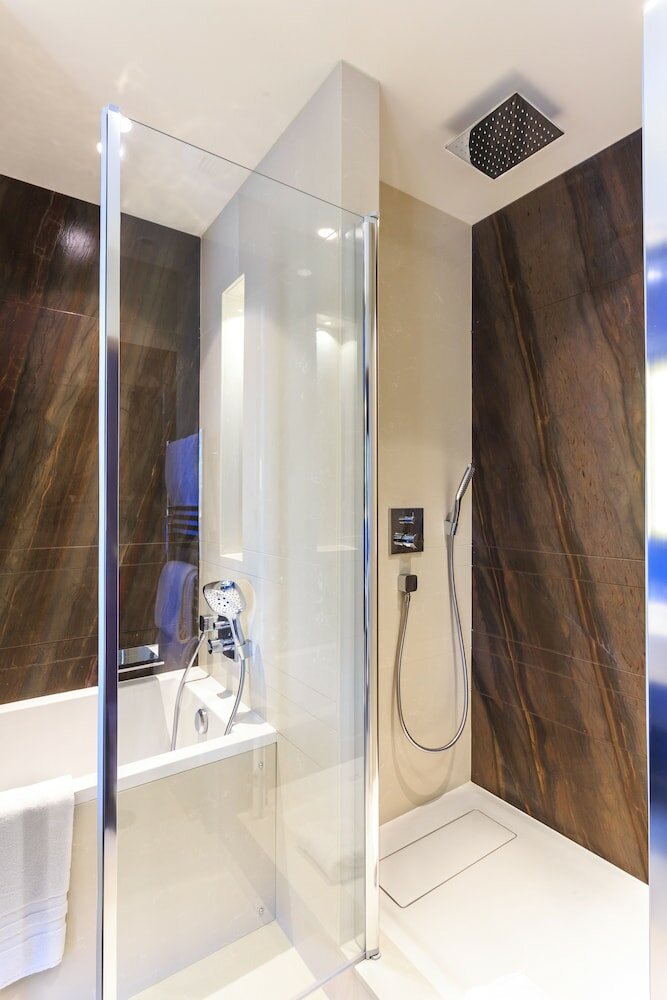 Deluxe Room, 1 King Bed (Darcy Square view)