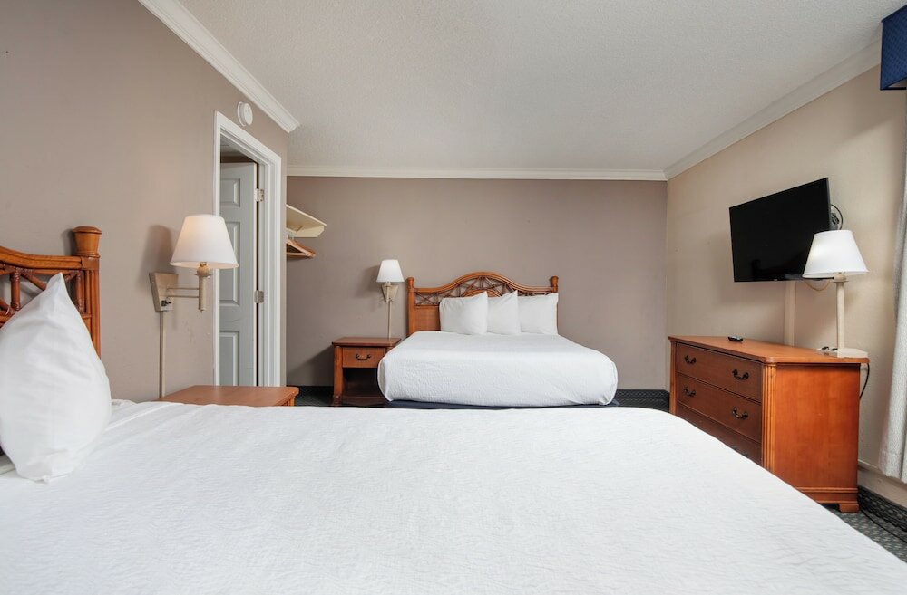 Deluxe Two Room Suite No Balcony