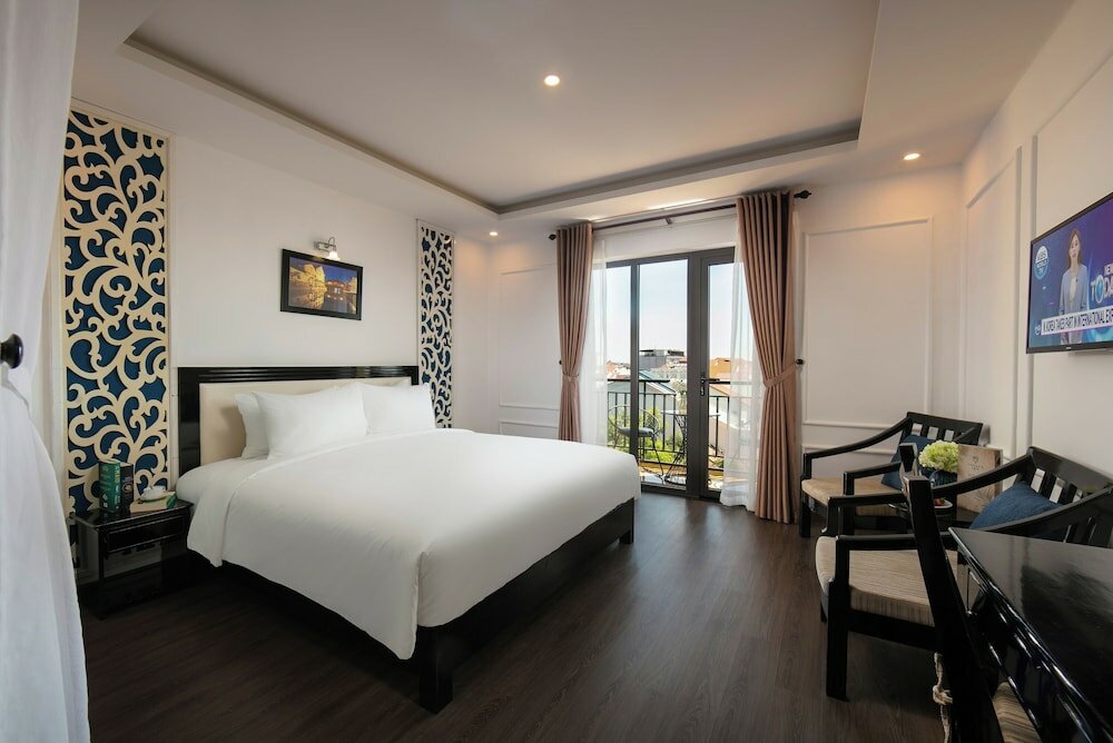 Deluxe Double Room, Balcony, Pool View