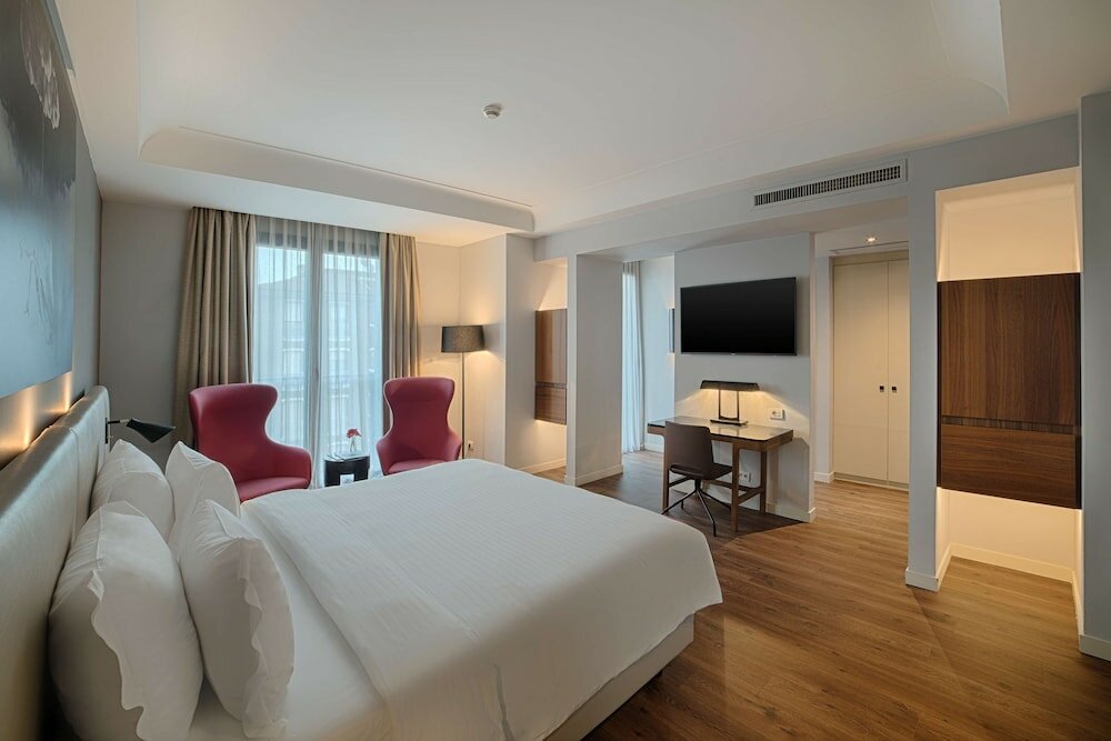 Junior Studio Suite