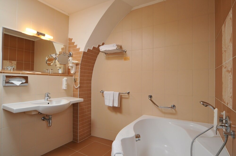 Suite, 1 King Bed