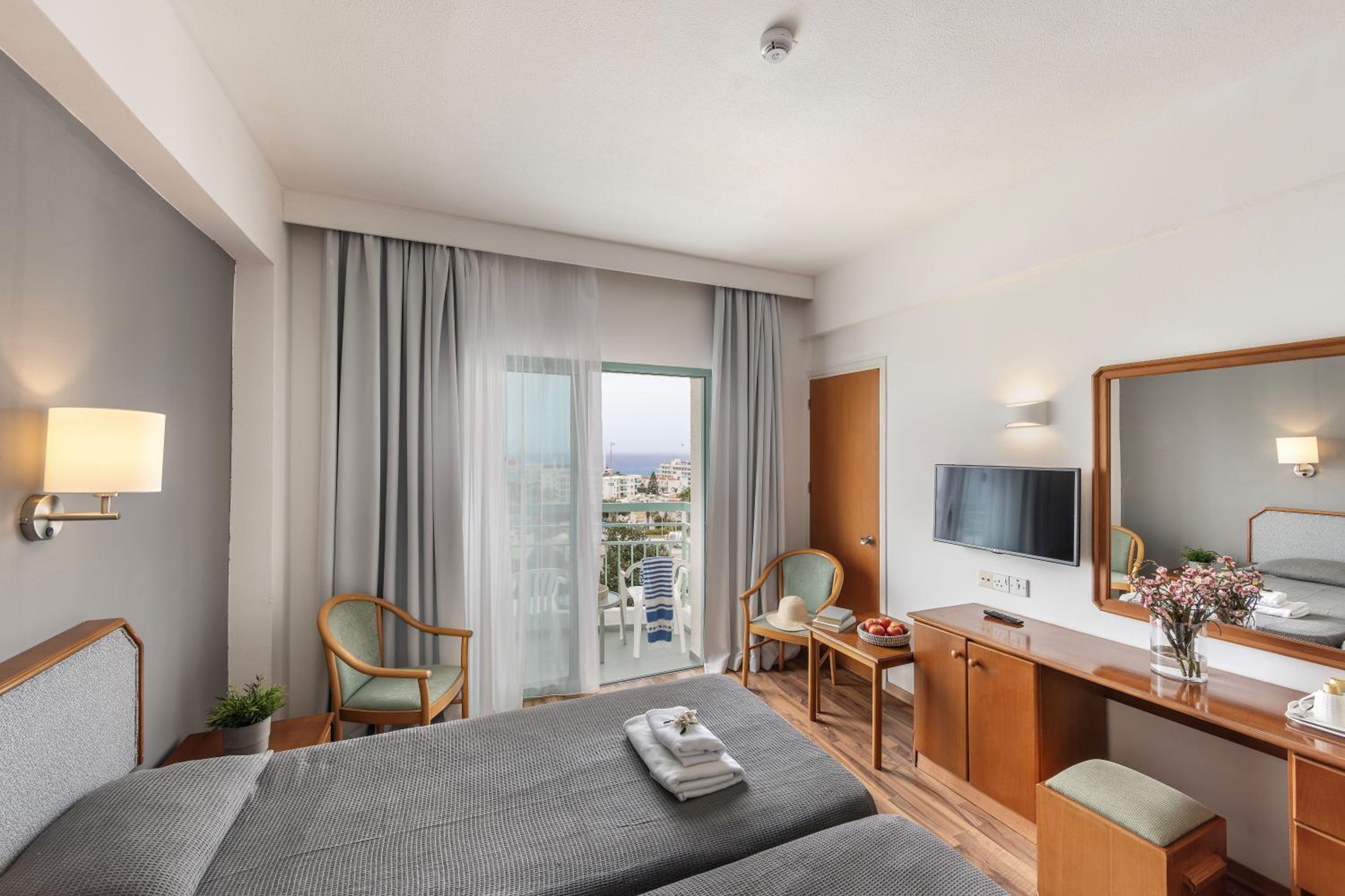Double or Twin Room with Pool View