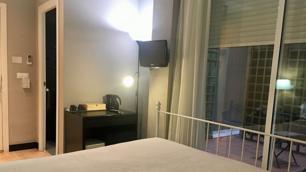 Double Room, 1 Queen Bed, Private Bathroom