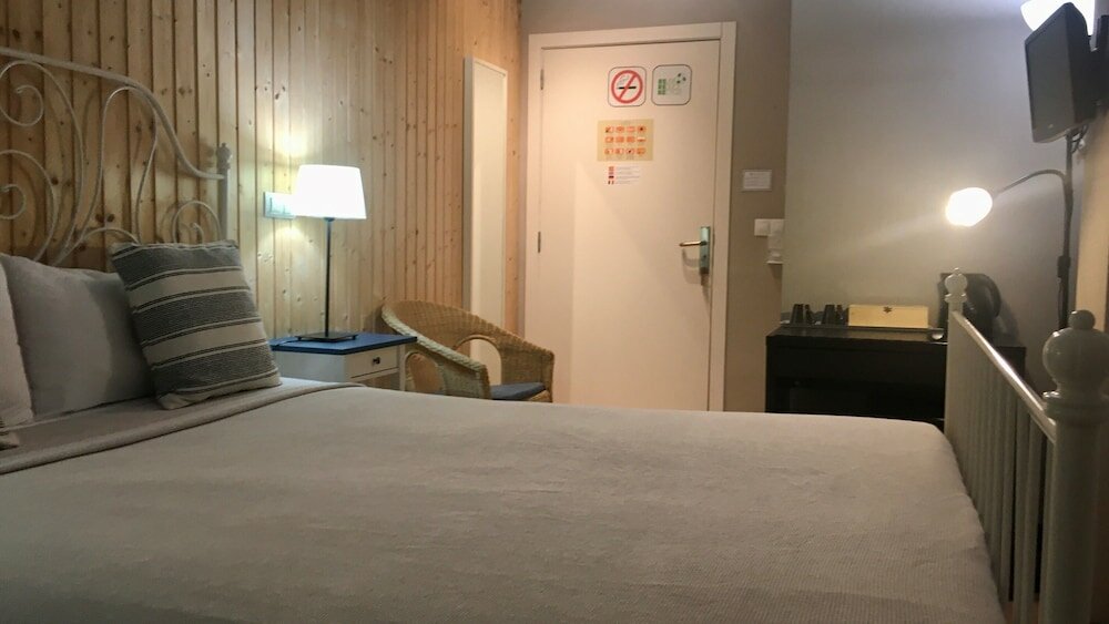 Double Room, 1 Queen Bed, Private Bathroom