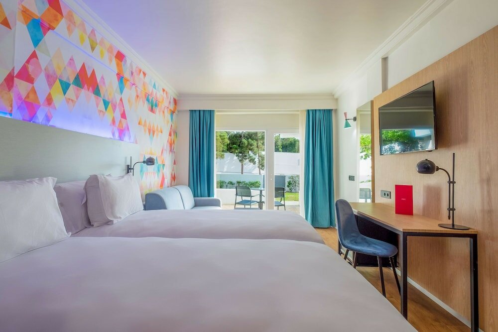 Deluxe Room, Garden View