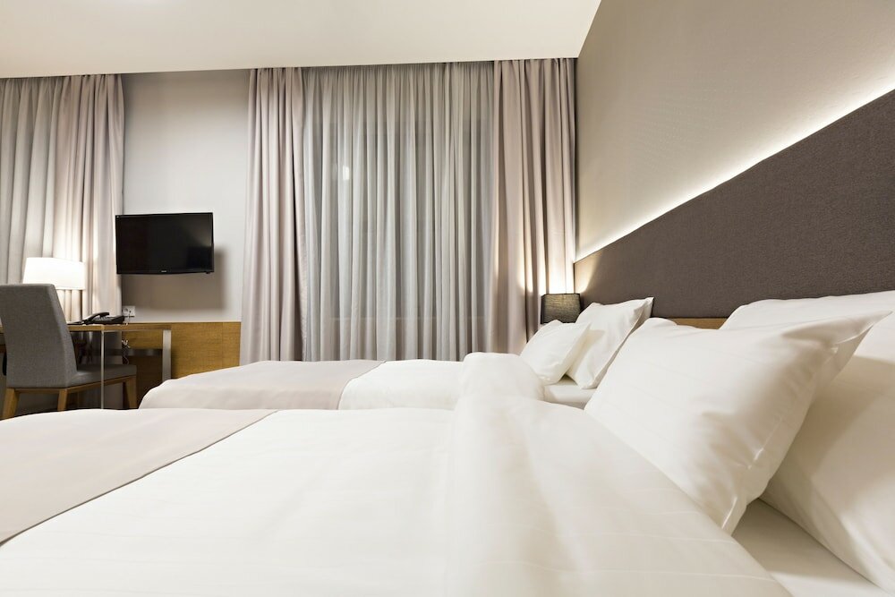 Deluxe Double or Twin Room, 1 Bedroom, Courtyard View