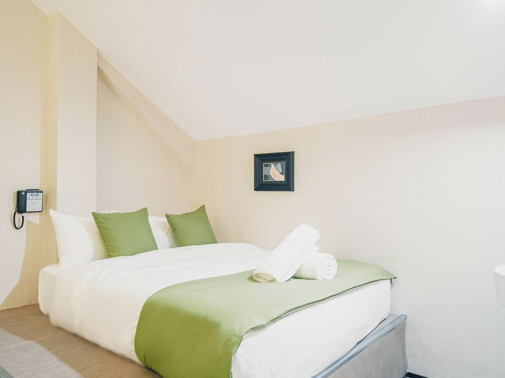 Executive, No Window