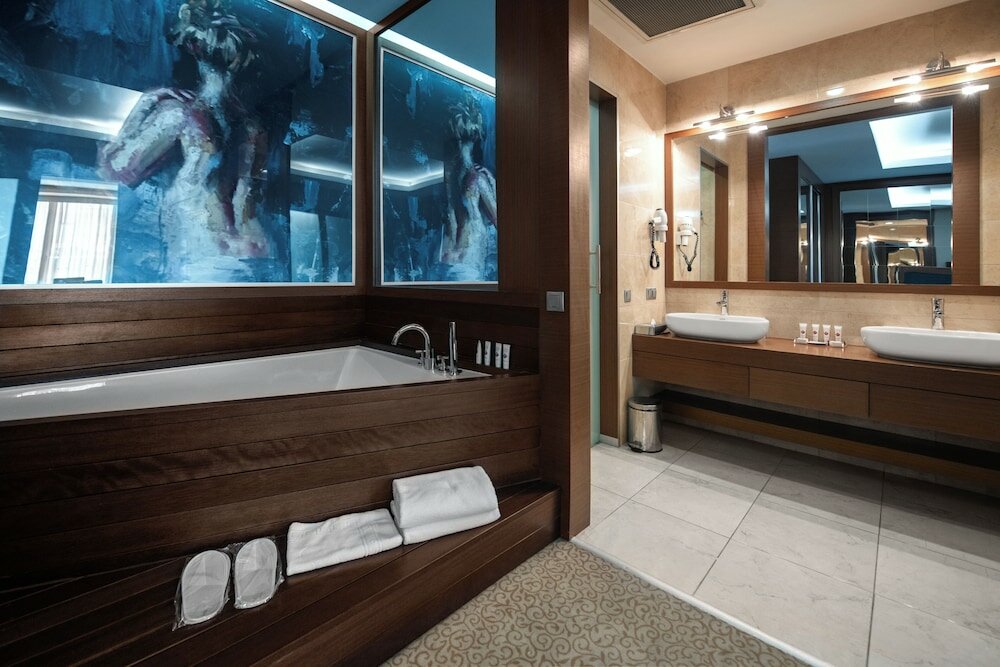 Suite, 1 King Bed, Non Smoking