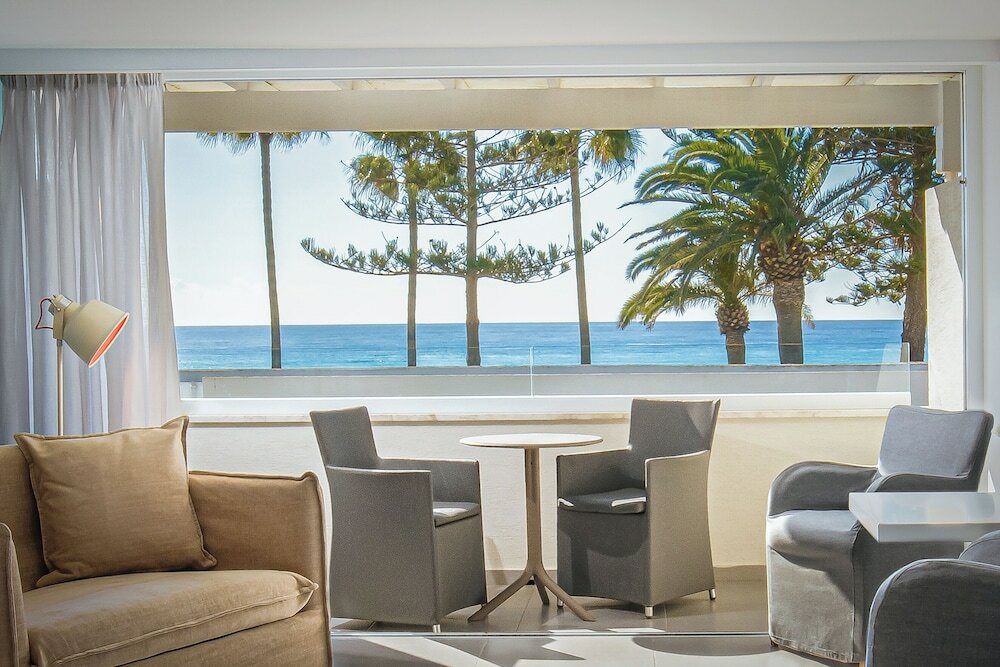 Superior Sea View