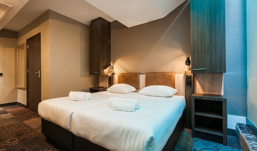 Modern Design Twin Room