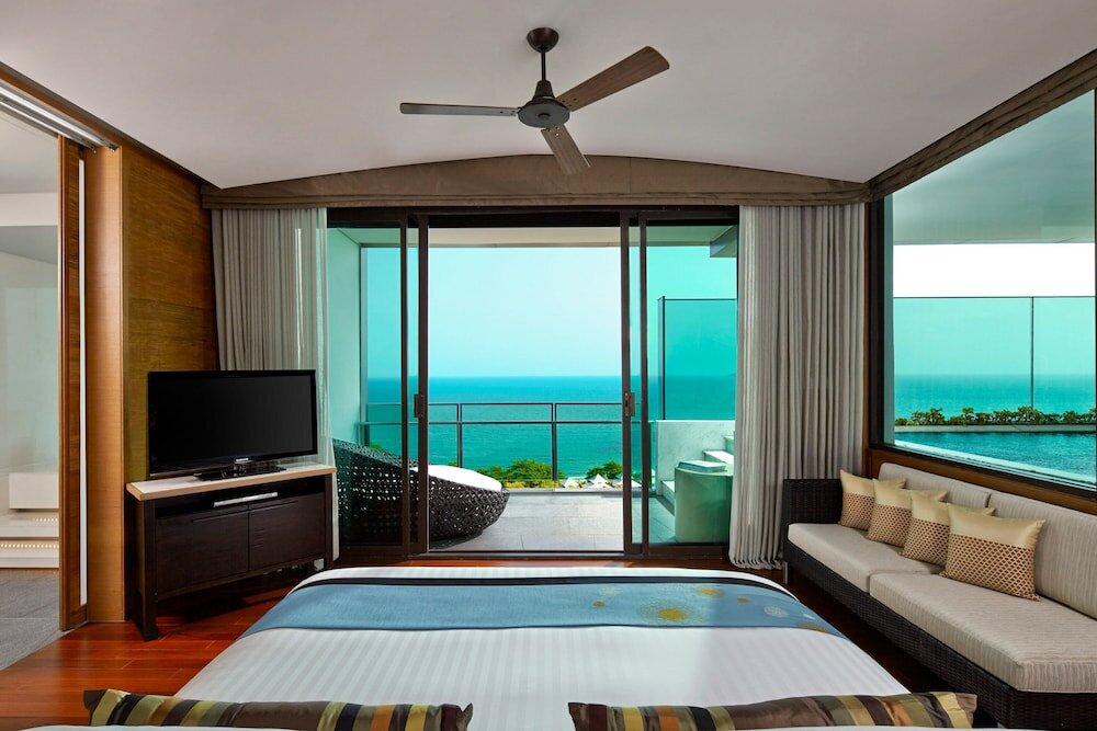 Signature Suite, 1 King Bed, Ocean View (Private Pool)