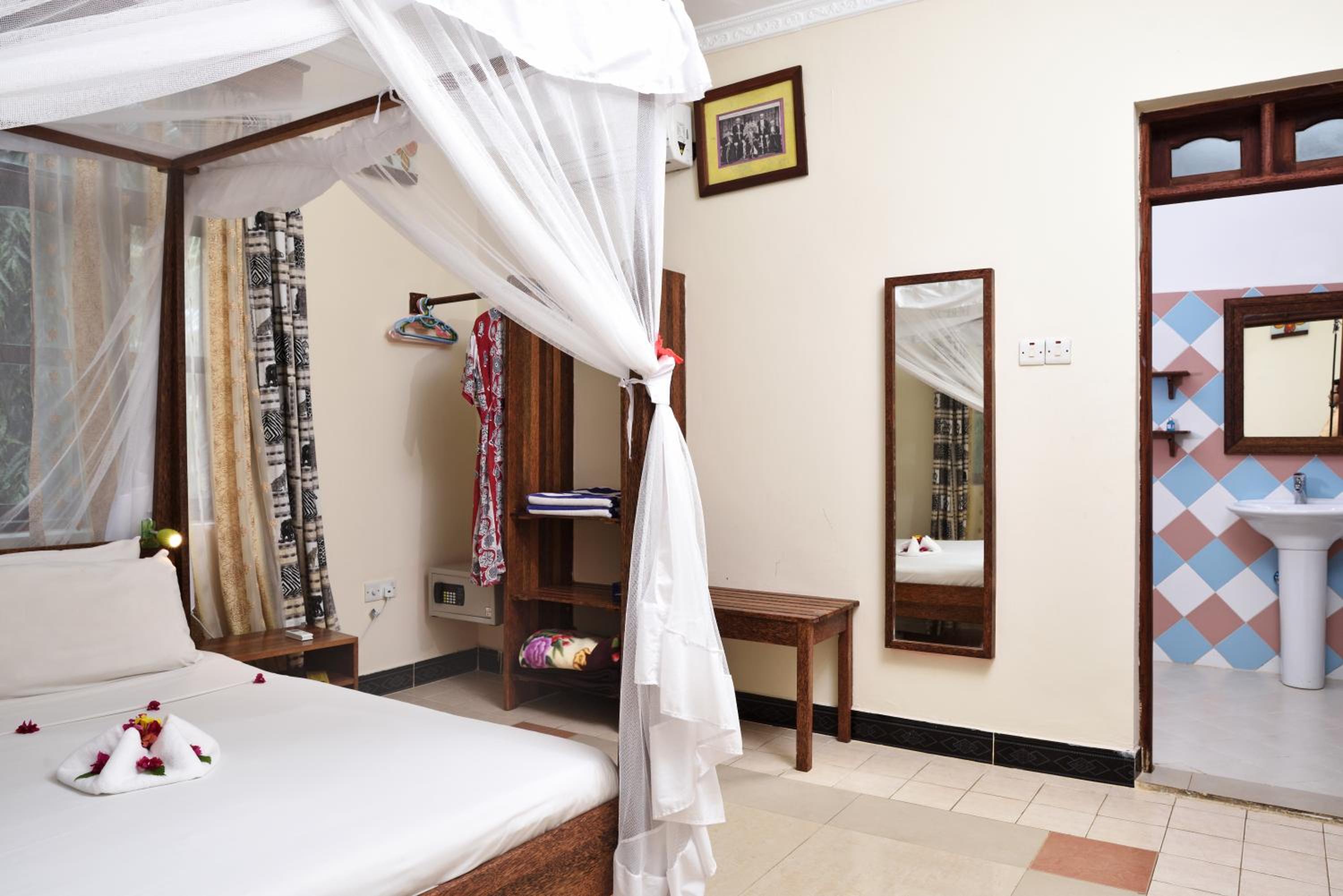 Budget Double in Sharing Apartment