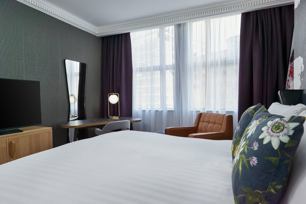 Designer Executive Room - with Super King bed