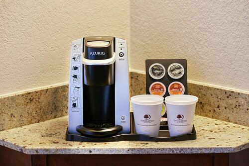 Номер, 1 двуспальная кровать «Кинг-сайз» (Transfer Shower, Mobility & Hearing) в DoubleTree by Hilton Raleigh Crabtree Valley