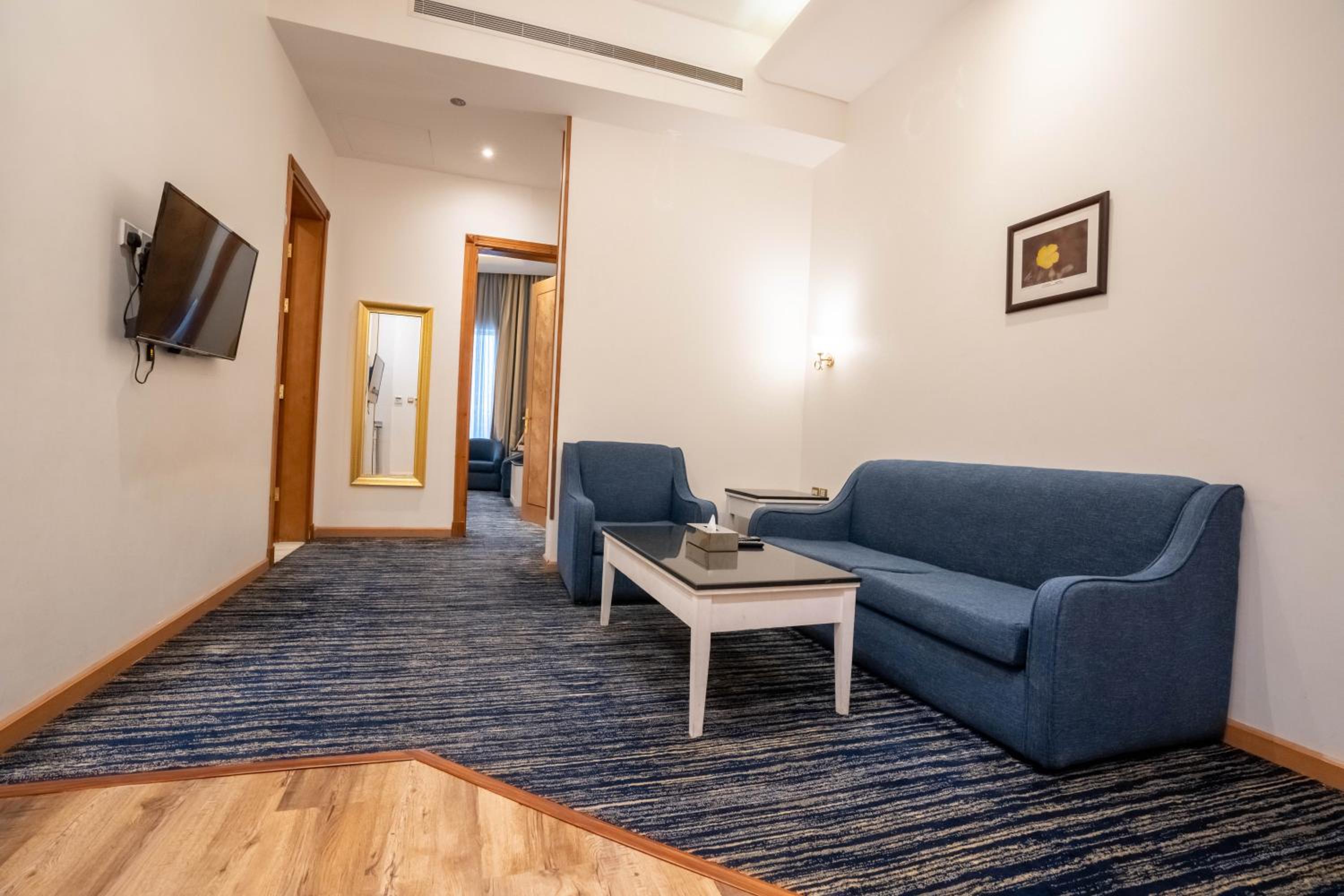 Deluxe Suite