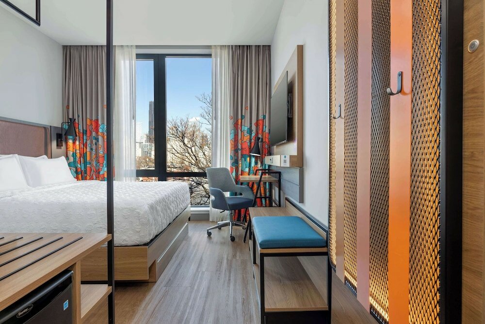 Room, 1 King Bed, Accessible (Hearing)