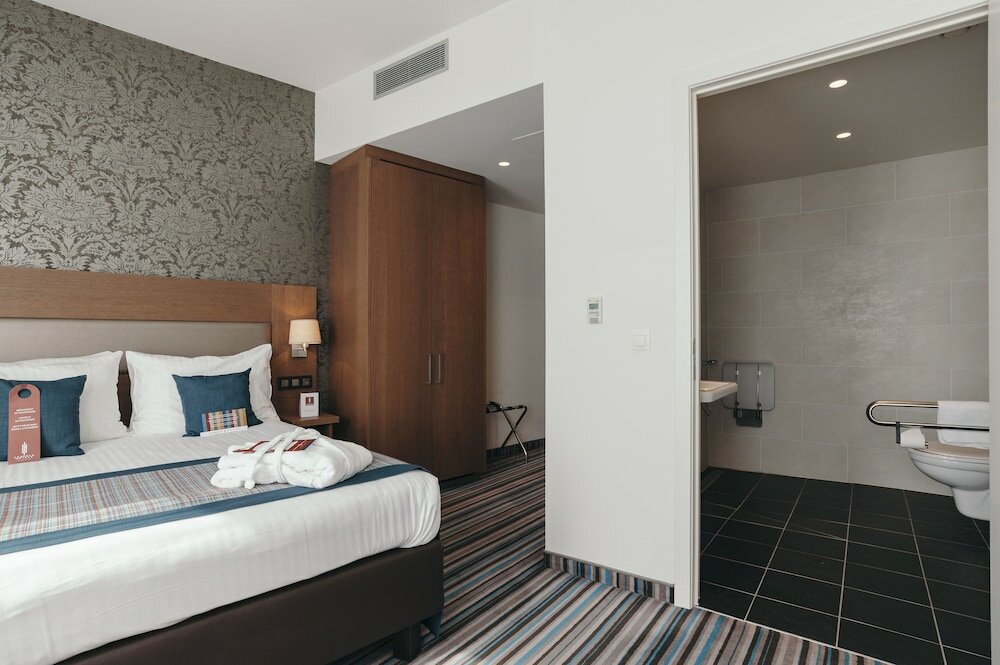 Deluxe Room, Accessible