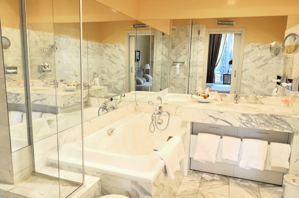 Deluxe Double or Twin Room, Ensuite